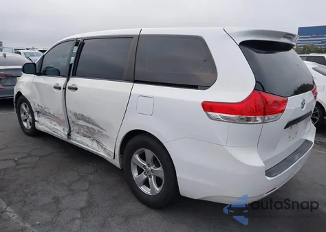 2014 Toyota Sienna L V6 7 Passenger z USA, uszkodzony, nr VIN 5TDZK3DC9ES407357